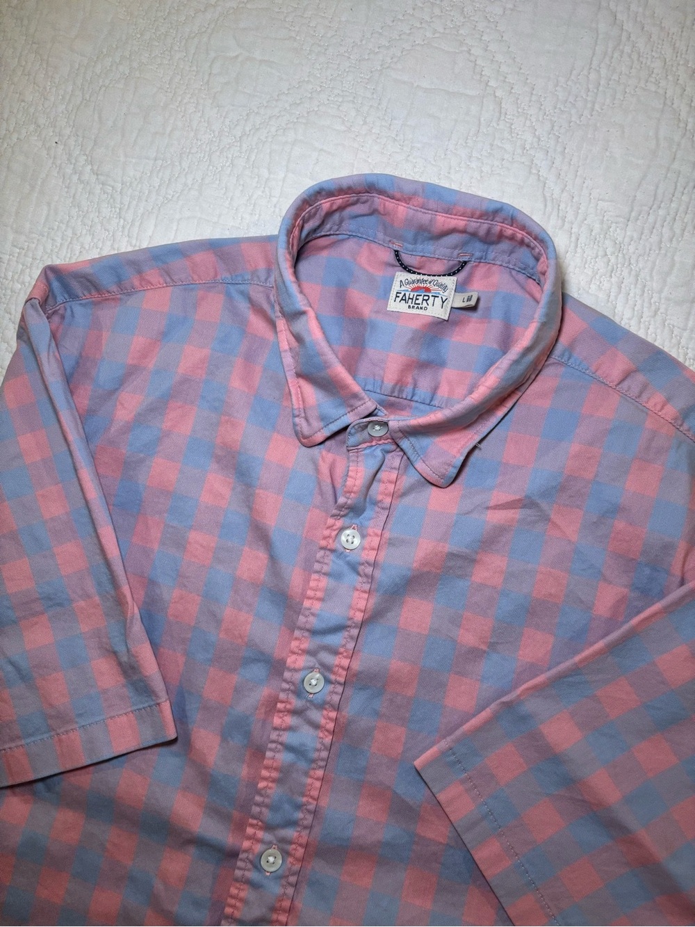 Faherty Movement Short Sleeve Button Up Shirt Mens L Plaid Pink Blue Casual